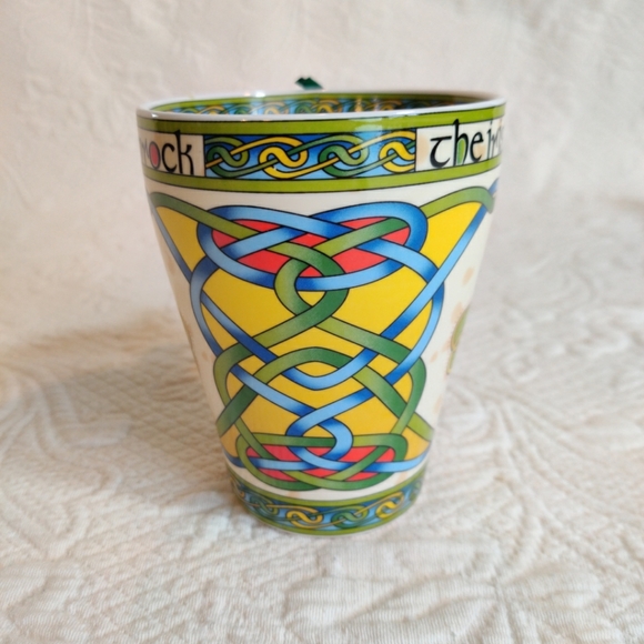 THE IRISH SHAMROCK Clara Irish Weave Bone China Mug Cup 14 oz - Picture 4 of 10